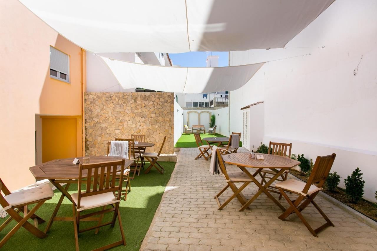 Casa Amarela Guesthouse Albufeira Bagian luar foto